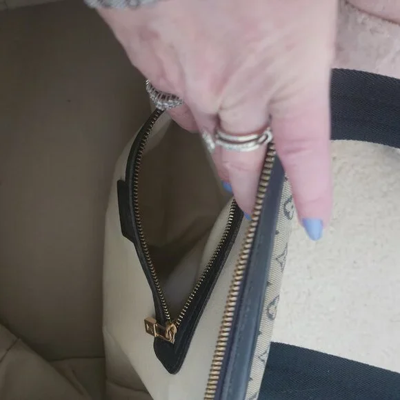 Louis Vuitton Josephine PM Monogram Canvas Bag used Authentic - Picture 14 of 16